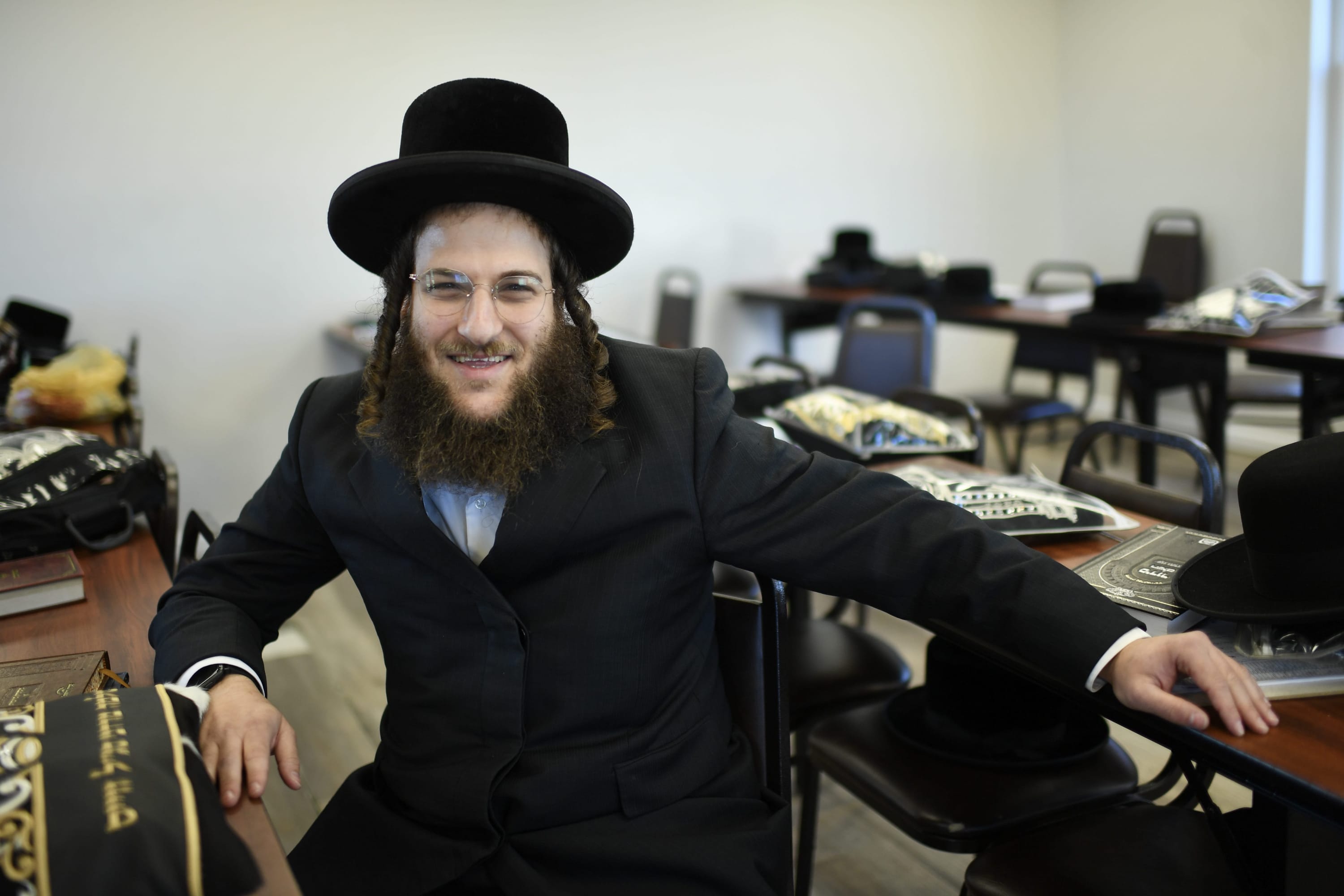 Rabbi Aron Fried in classroom